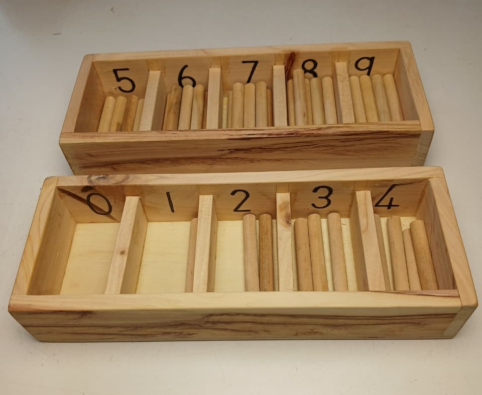 Kids educational toy spindle box for number sequencing and counting