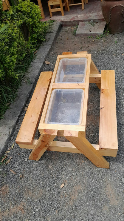 Kids sensory activity table for messy play