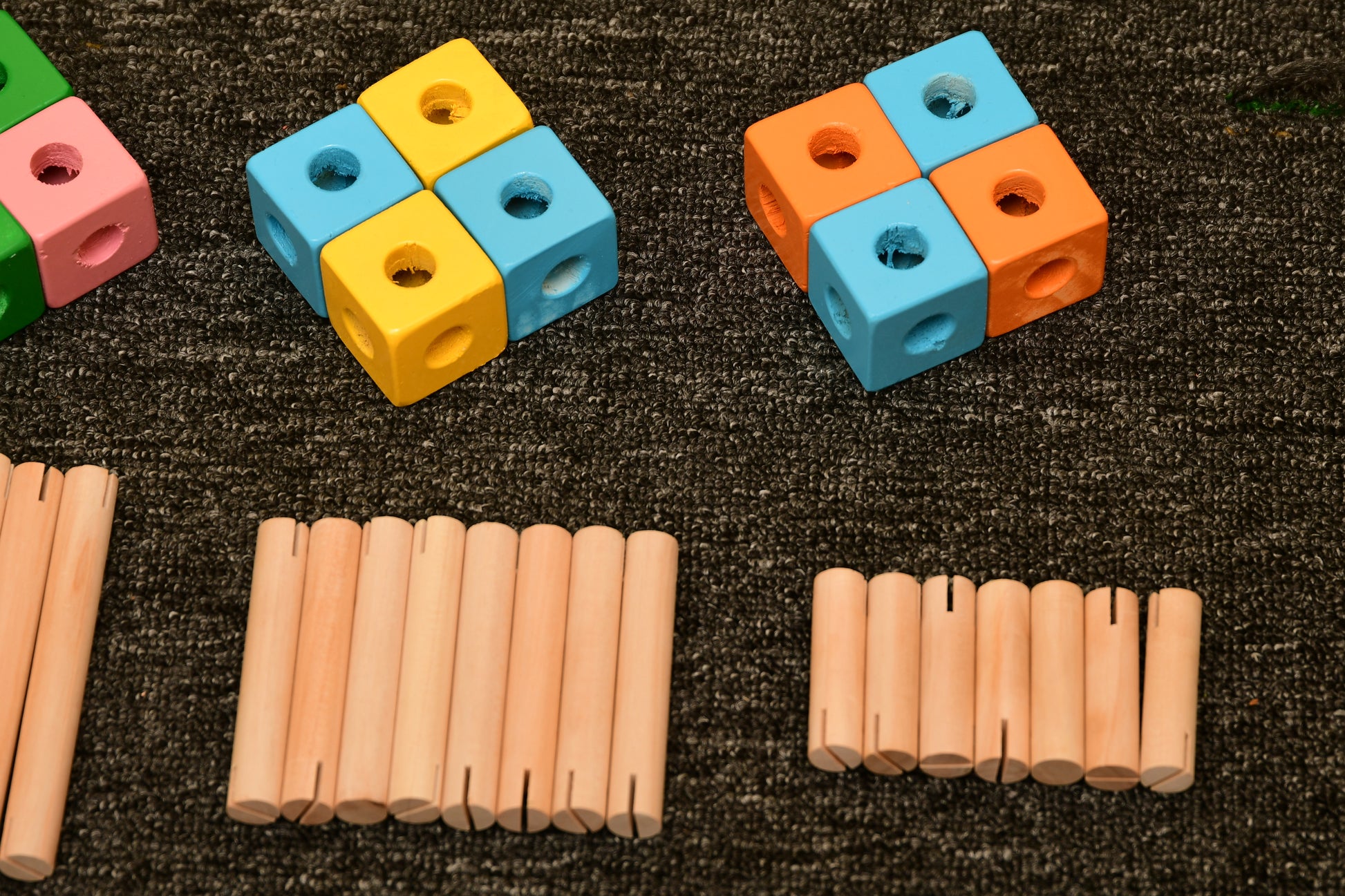 Kids wooden construction toy for problem solving
