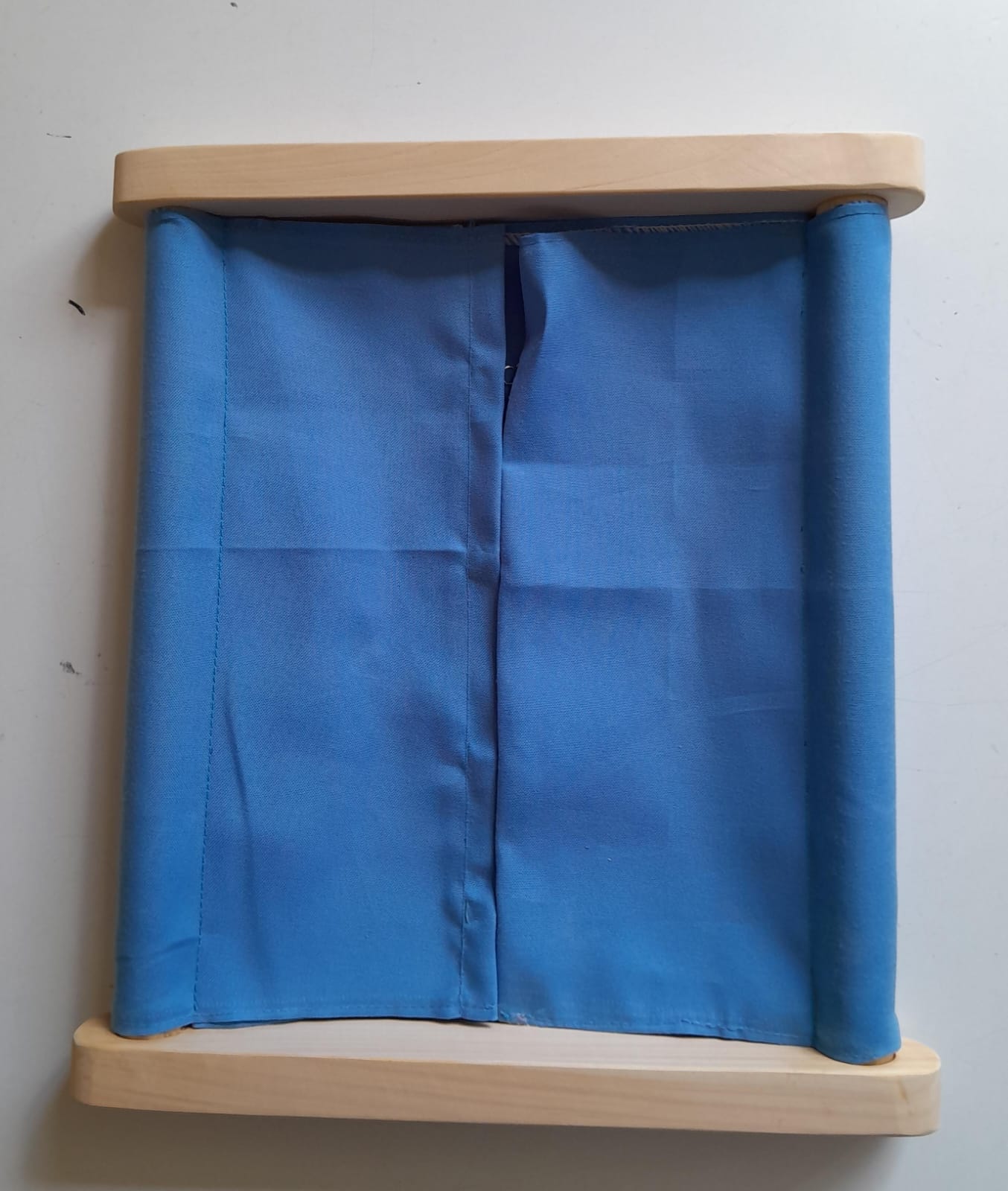 Montessori eye and hook dressing frame wooden toy for kids learning fastening and dressing skills