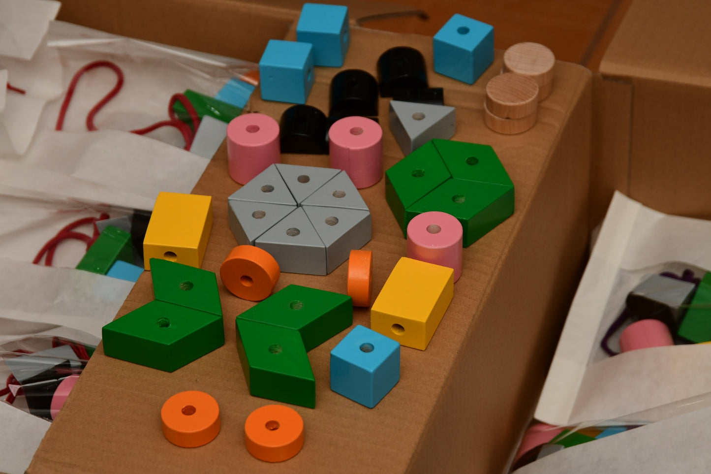 Lacing Blocks - Wow! Kids