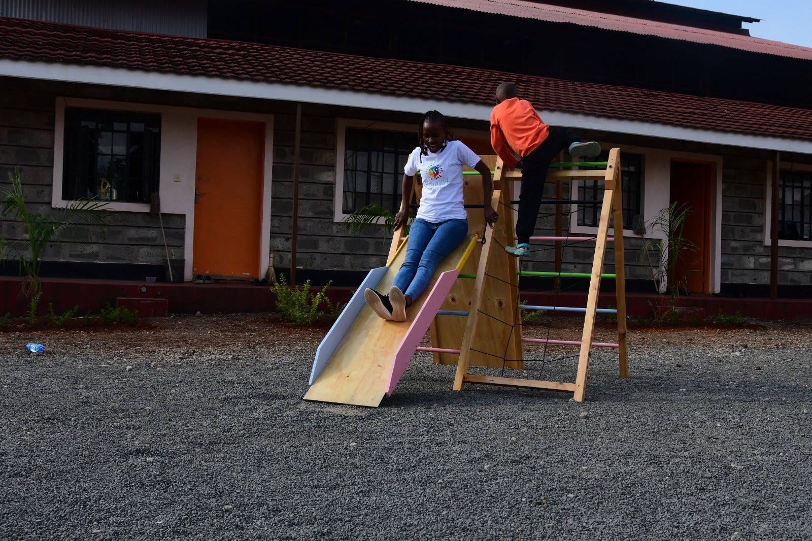 Wooden jungle gym suitable for children aged 1 to 13 years
